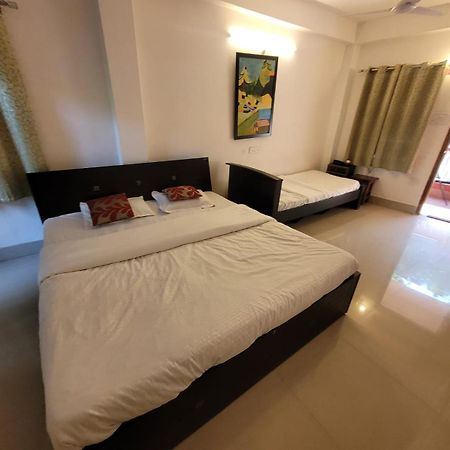 Hilltop Lodge Guwahati Oda fotoğraf