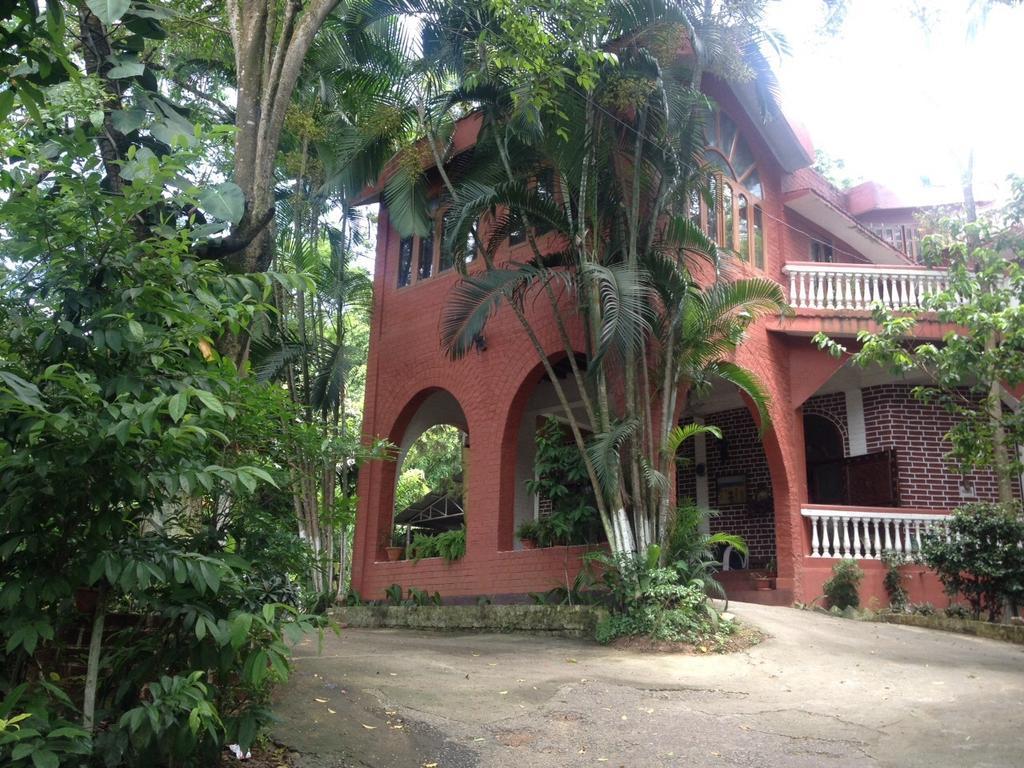 Hilltop Lodge Guwahati Oda fotoğraf