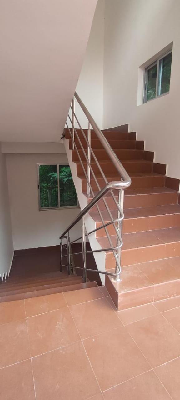 Hilltop Lodge Guwahati Oda fotoğraf