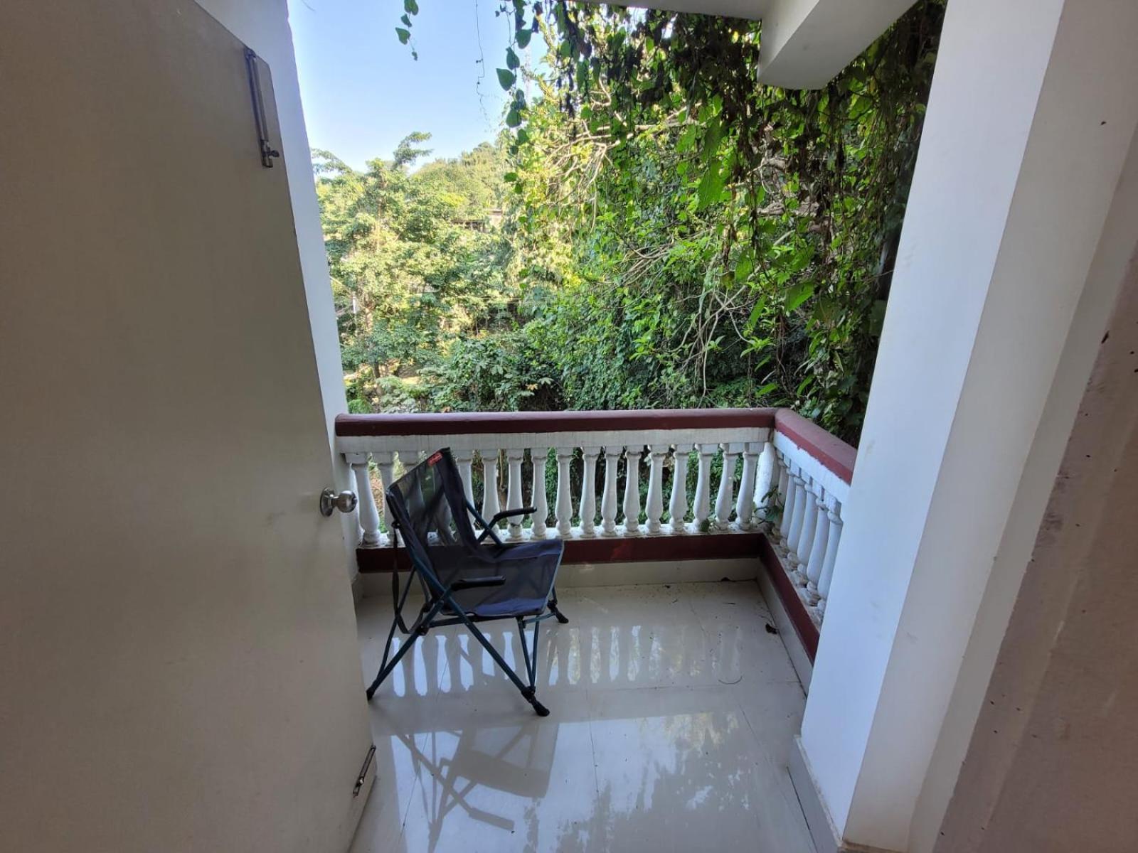 Hilltop Lodge Guwahati Oda fotoğraf