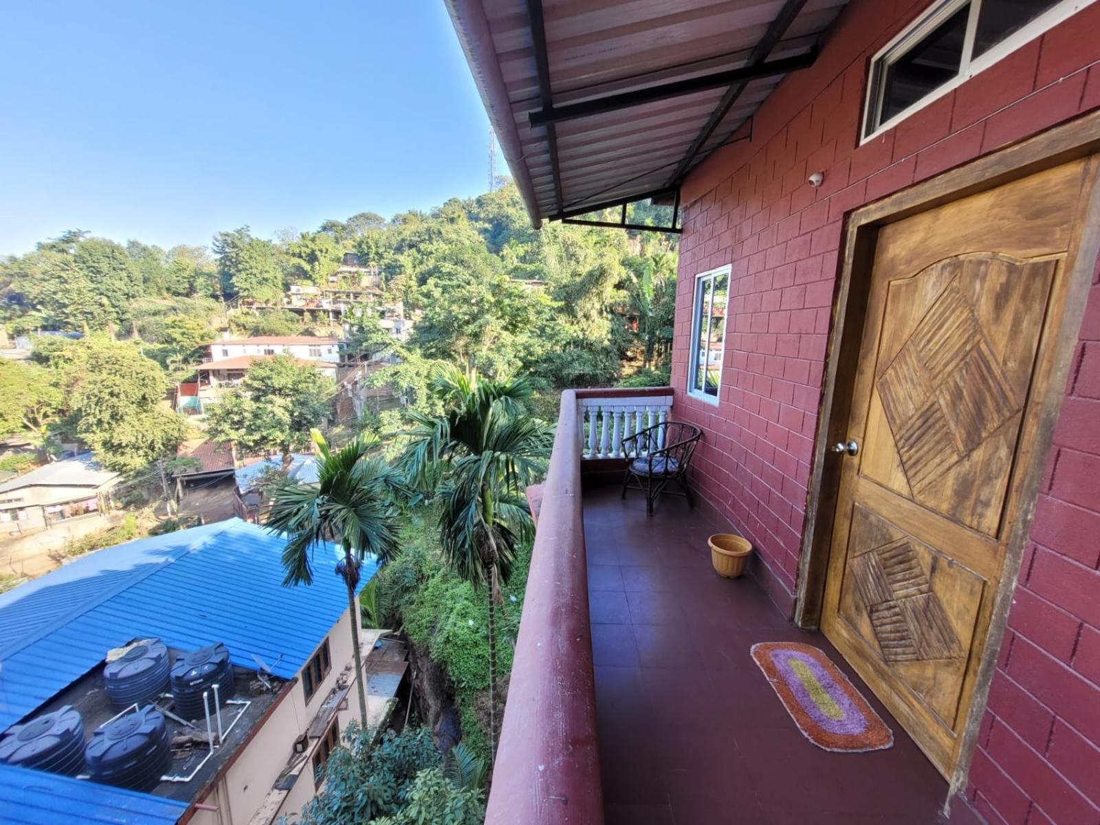 Hilltop Lodge Guwahati Oda fotoğraf