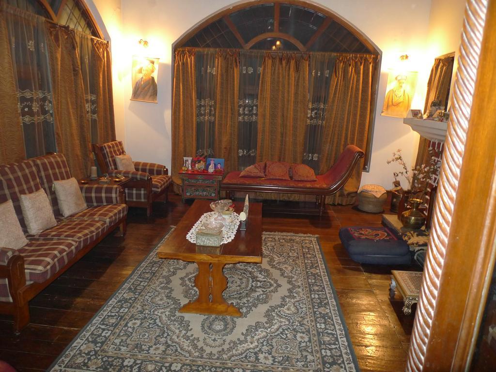 Hilltop Lodge Guwahati Oda fotoğraf